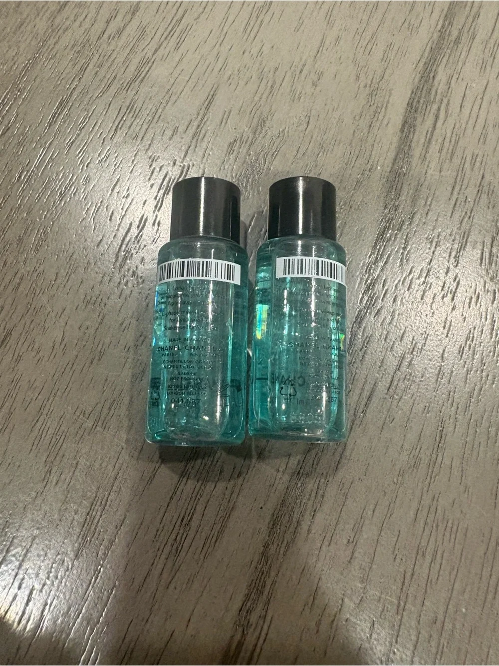 CHANEL Demaquillante Yeux Intense Bi-Phase gentle Eye Makeup Remover 10ml each - Picture 3 of 3